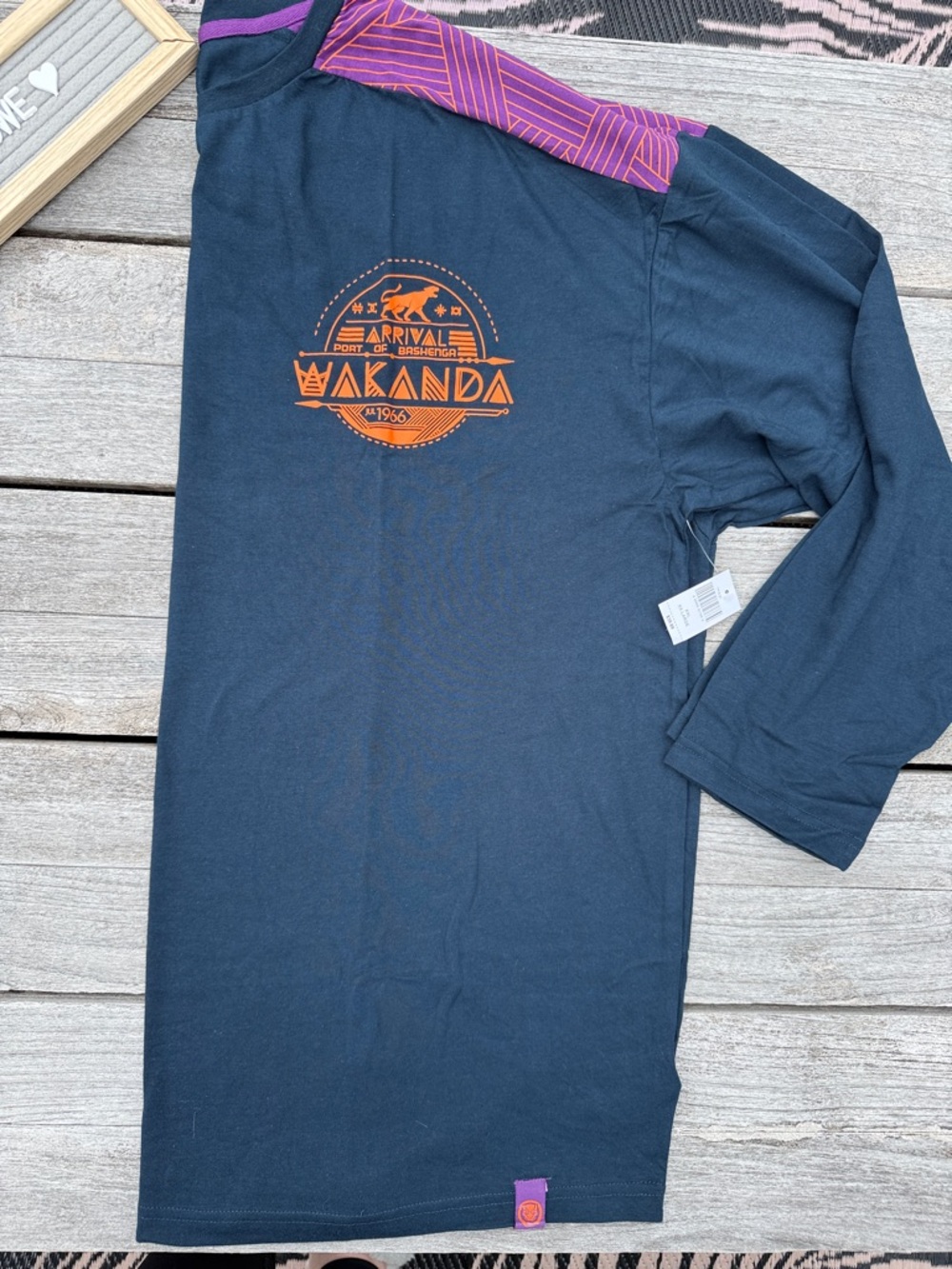 Disney Marvel Black Panther Wakanda Long Sleeve Shirt XXL NWT Port of Bashenga